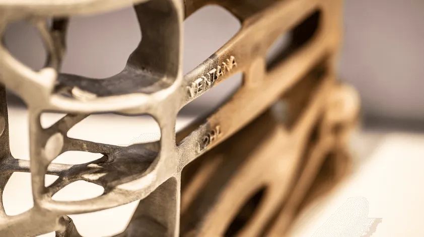 BJ-printed extra-light aircraft door hinge by Unionfab